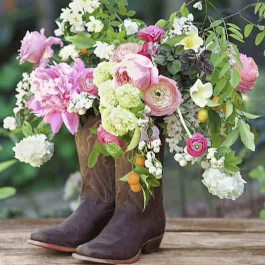 
    Rustic Floral Party Favors
  